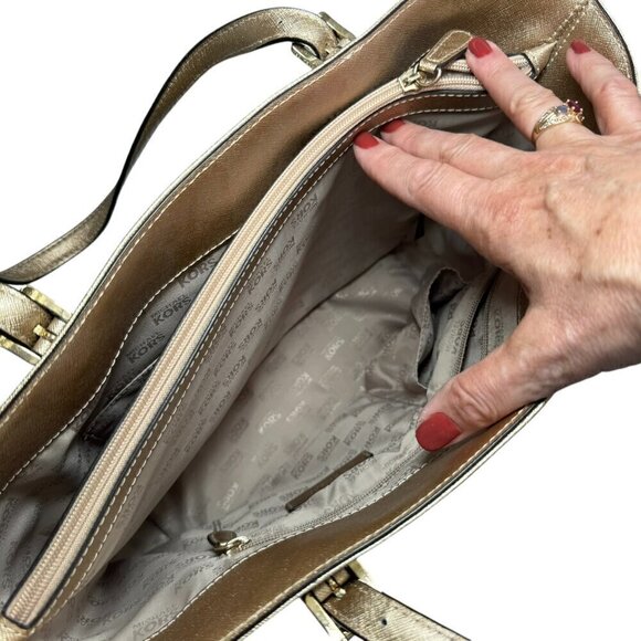 Michael Kors Gold Jet Set Front Pocket Tote Large  Never Used - Picture 7 of 12